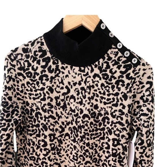 Calvin Klein Cheetah Print Mock Neck Button Shoulder Sweater Top NWT Size S - Picture 4 of 8